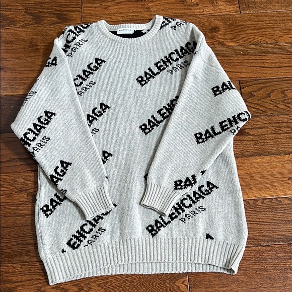 Balenciaga Women’s Sweater - Picture 1 of 3